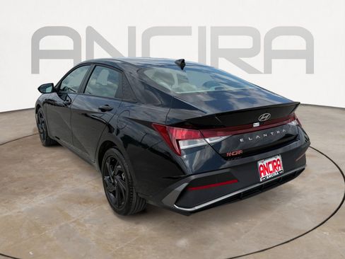 Used 2026 Hyundai Elantra Sport image 8