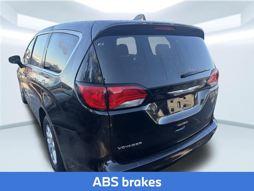 Used 2023 Chrysler Voyager LX FWD image 8