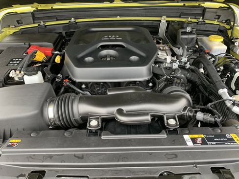 Used 2023 Jeep Wrangler Sport image 27