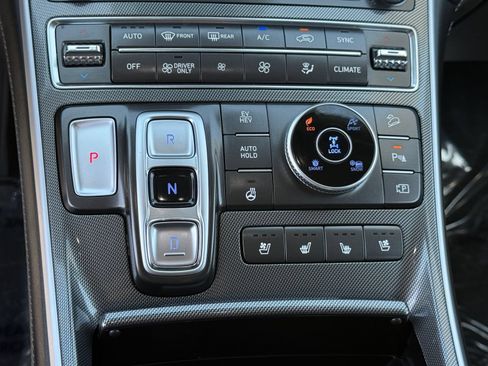 Used 2023 Hyundai Santa Fe Limited AWD/4WD image 26
