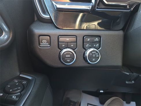 Used 2024 GMC Sierra 3500 SLE image 28