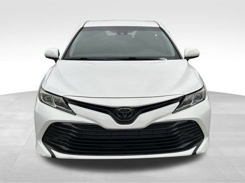 Used 2019 Toyota Camry LE image 8