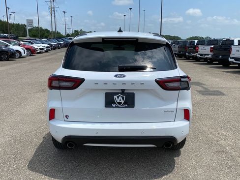 Used 2023 Ford Escape ST-Line w/ Tech Pack #1 AWD/4WD image 5