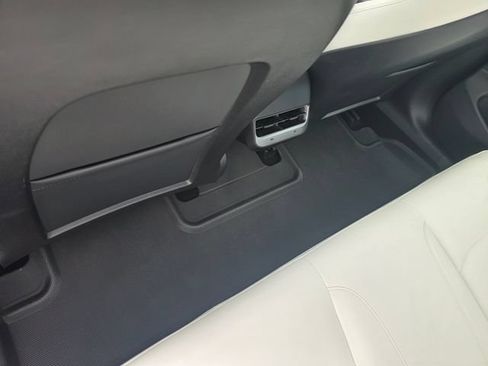 Used 2020 Tesla Model 3 Standard Range Plus RWD image 29