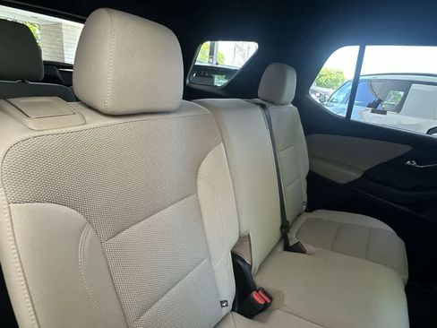 Used 2023 Chevrolet Traverse LS FWD image 26