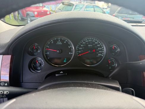 Used 2011 Chevrolet Tahoe LT image 16