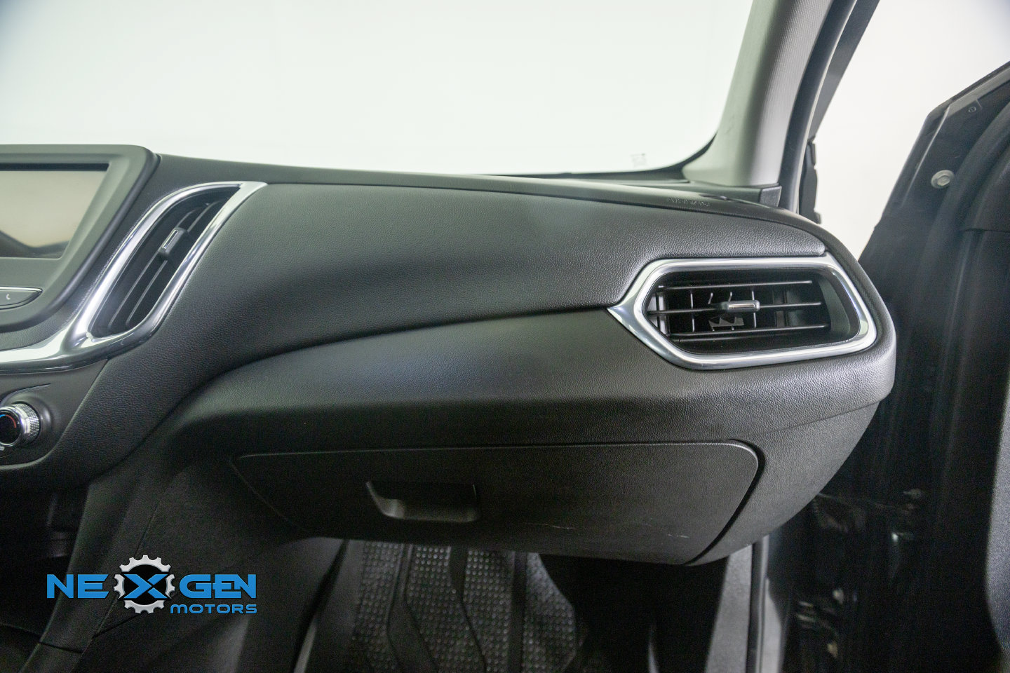 Used 2020 Chevrolet Equinox LT AWD/4WD image 9