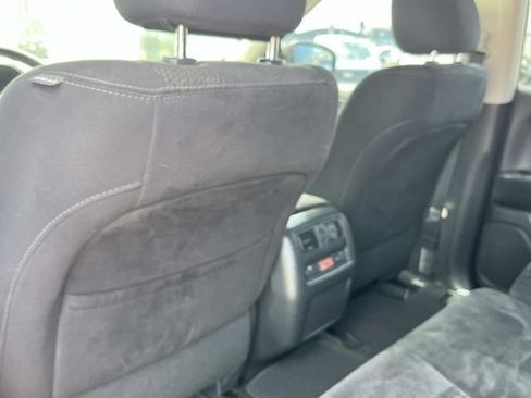 Used 2015 Nissan Pathfinder SV FWD image 18