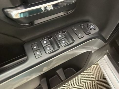 Used 2015 Chevrolet Silverado 1500 LT w/ LT Convenience Package AWD/4WD image 10
