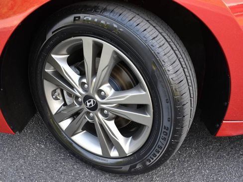 Used 2018 Hyundai Elantra SEL FWD image 41