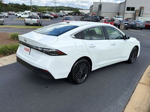 New 2026 Nissan Sentra SV w/ SV Convenience Package FWD image 6