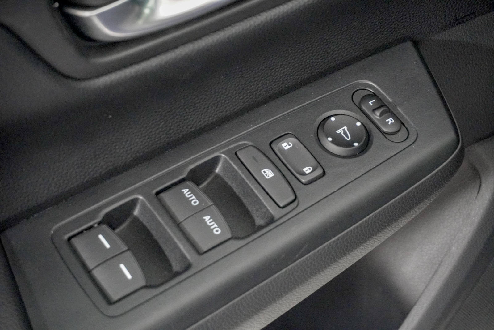 Used 2024 Honda CR-V EX image 17