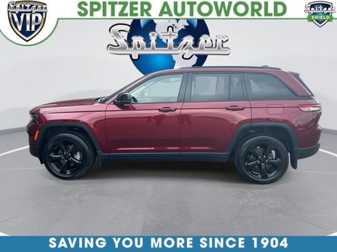 Used 2023 Jeep Grand Cherokee Limited w/ Black Appearance Package AWD/4WD image 6