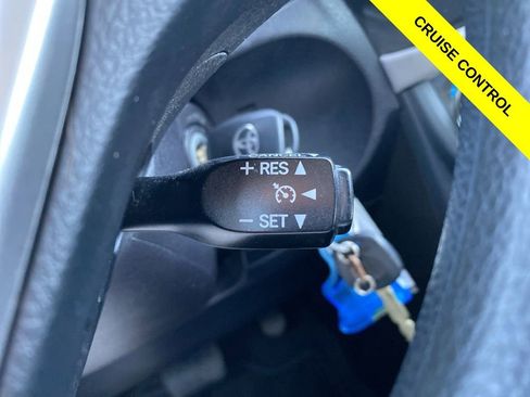 Used 2016 Toyota Corolla LE FWD image 9
