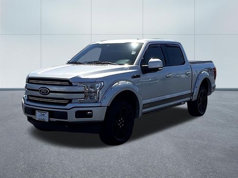 Used 2018 Ford F150 Lariat w/ Equipment Group 502A Luxury AWD/4WD image 3
