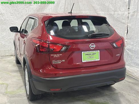 Used 2017 Nissan Rogue Sport S w/ S Appearance Package AWD/4WD image 28
