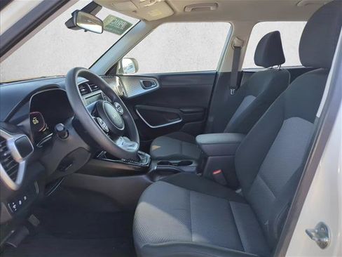 Used 2024 Kia Soul LX w/ Option Group 015 FWD image 15
