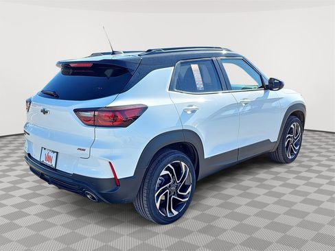 Certified 2024 Chevrolet TrailBlazer RS w/ Driver Confidence Package image 5