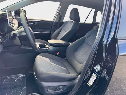 Certified 2025 Toyota RAV4 XLE AWD/4WD image 14