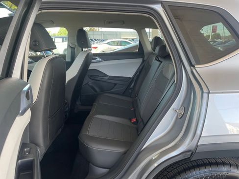 Used 2025 Volkswagen Taos SE image 25