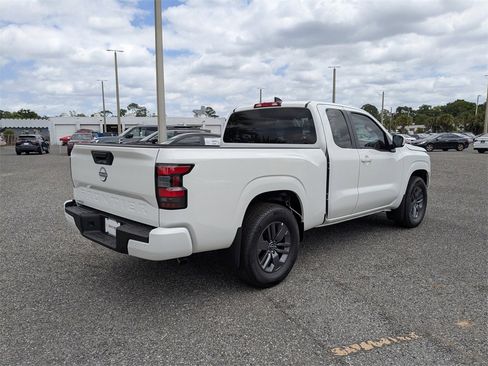 New 2025 Nissan Frontier SV image 4