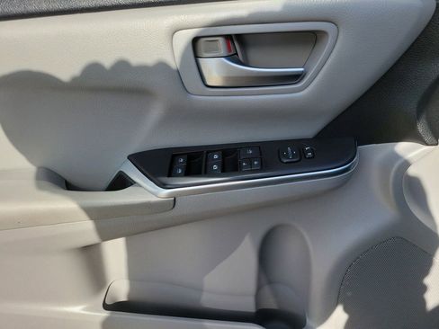 Used 2015 Toyota Camry SE image 14