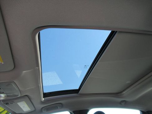 Used 2024 Chevrolet Malibu LT image 20