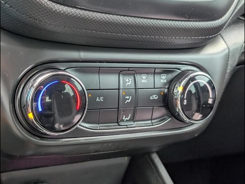 Used 2021 Chevrolet TrailBlazer LS FWD image 16
