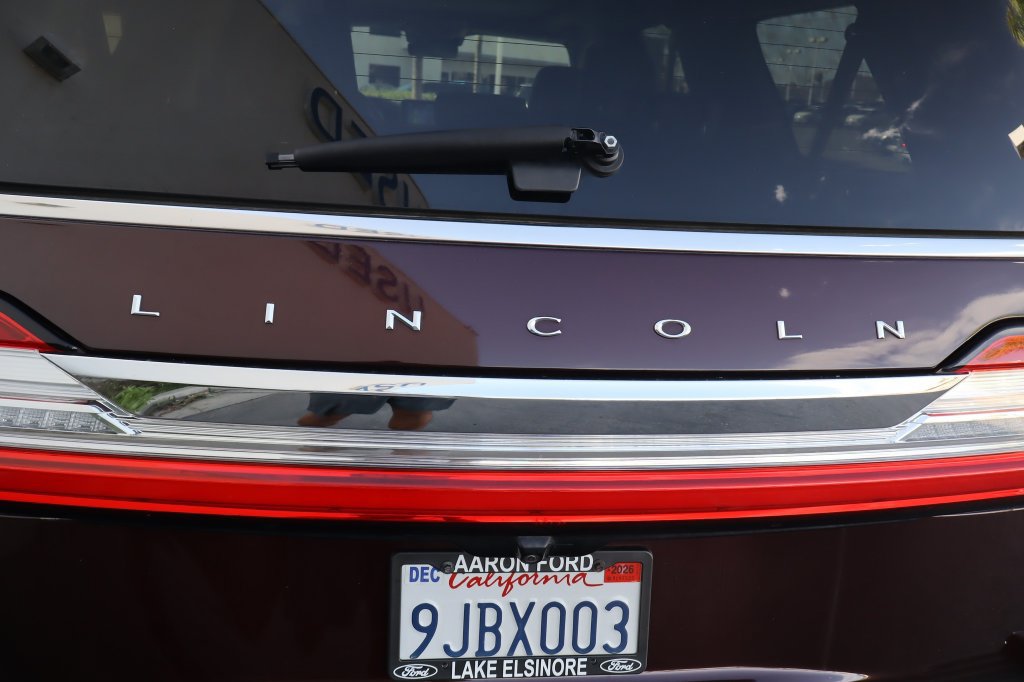 Used 2018 Lincoln Navigator L Select RWD image 37
