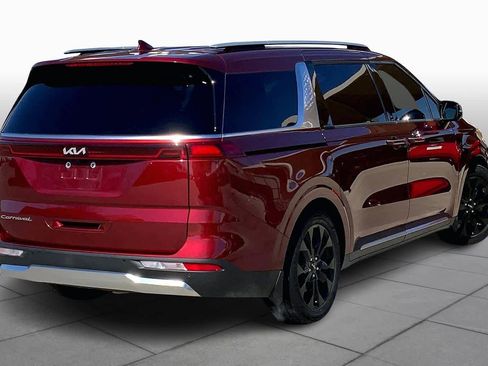 Used 2022 Kia Carnival SX Prestige image 13