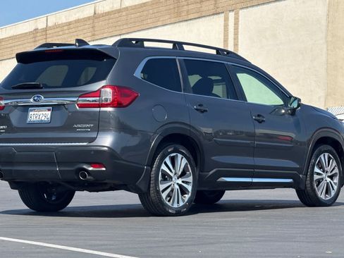 Used 2020 Subaru Ascent Limited w/ Technology Package AWD/4WD image 2