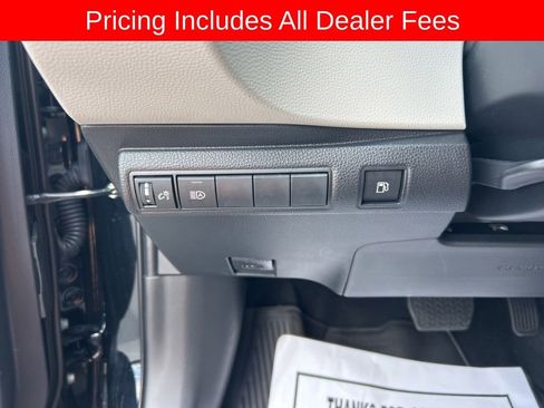 Used 2023 Toyota Corolla LE FWD image 6