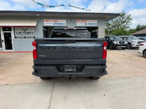 Used 2021 Chevrolet Silverado 1500 Custom w/ LPO, Dark Essentials Package RWD image 8