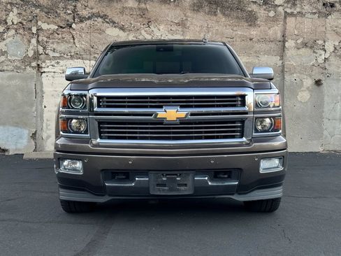 Used 2015 Chevrolet Silverado 1500 High Country w/ High Country Premium Package AWD/4WD image 12