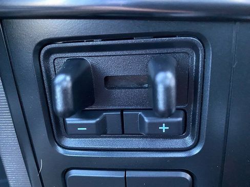 Certified 2022 Ford F150 Platinum w/ Equipment Group 701A High image 47