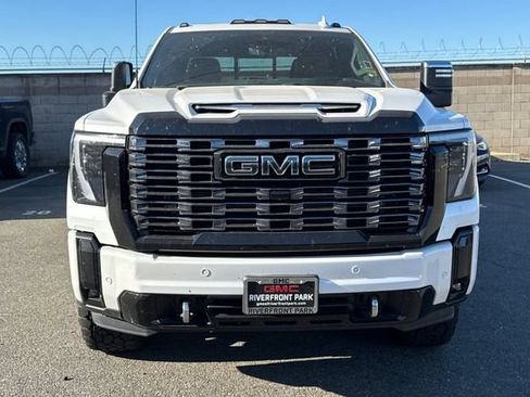 Used 2025 GMC Sierra 2500 Denali Ultimate AWD/4WD image 3