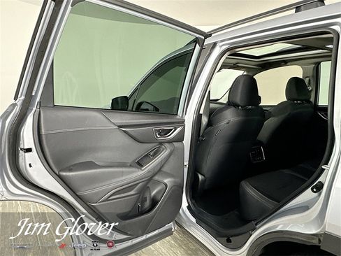 Used 2022 Subaru Forester Premium image 12