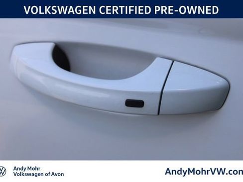 Used 2022 Volkswagen Taos SE w/ Panoramic Sunroof Package AWD/4WD image 15