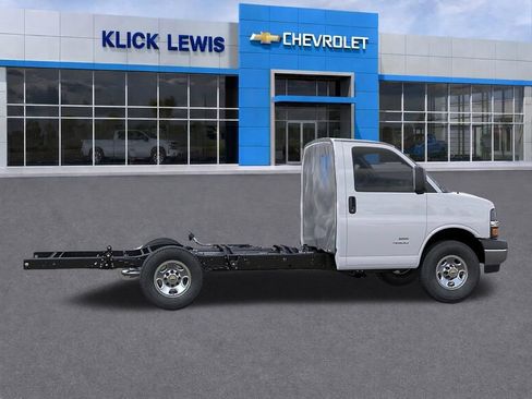New 2026 Chevrolet Express 3500 w/ Power Convenience Package RWD image 5