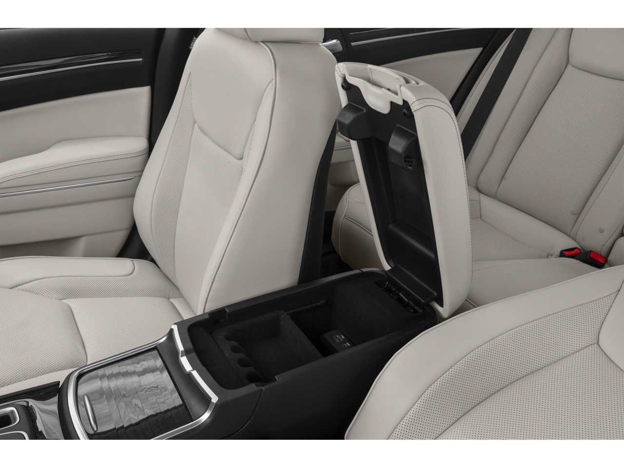 Used 2019 Chrysler 300 Limited RWD image 10