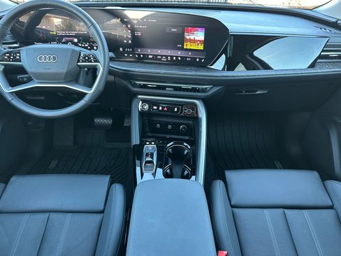 Used 2025 Audi Q5 Premium Plus w/ Premium Plus image 15
