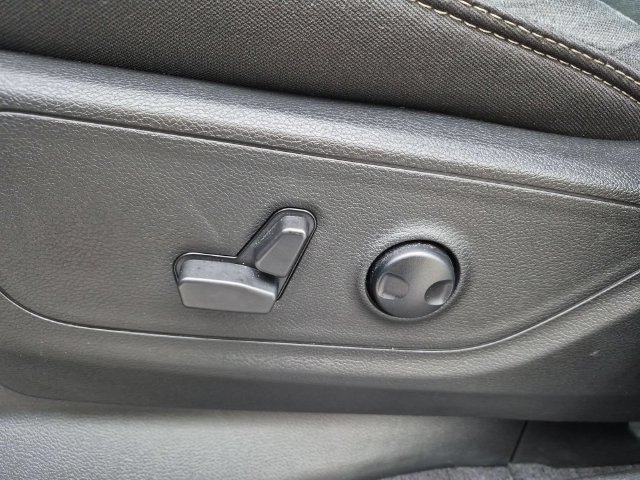 Used 2025 RAM 1500 Big Horn AWD/4WD image 14