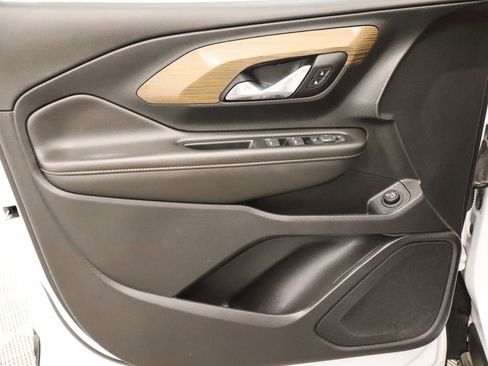 Used 2020 GMC Terrain SLE w/ Driver Convenience Package image 17