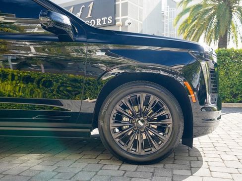 Used 2025 Cadillac Escalade Sport Platinum w/ LPO, ONYX Package image 34