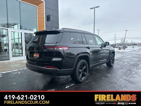 Used 2023 Jeep Grand Cherokee L Laredo image 16