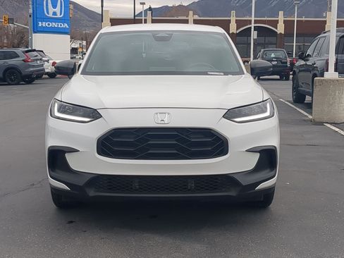 Used 2024 Honda HR-V Sport image 11