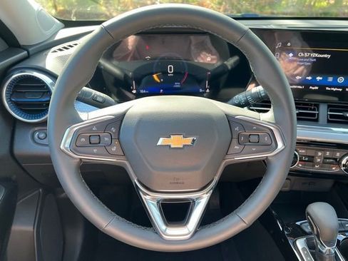 New 2025 Chevrolet Trax LT w/ Driver Confidence Package image 15