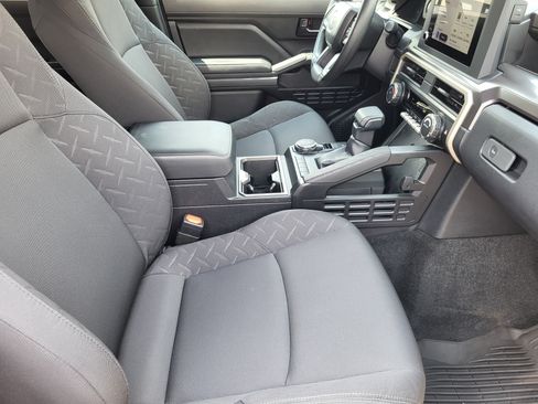 Certified 2024 Toyota Tacoma SR5 AWD/4WD image 11