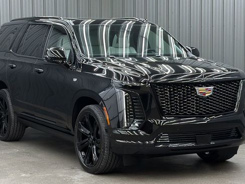 Used 2026 Cadillac Escalade Platinum Sport image 7