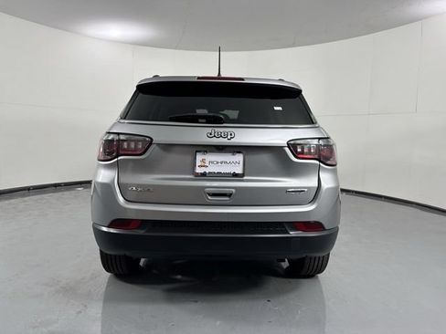 Used 2022 Jeep Compass Latitude AWD/4WD image 32